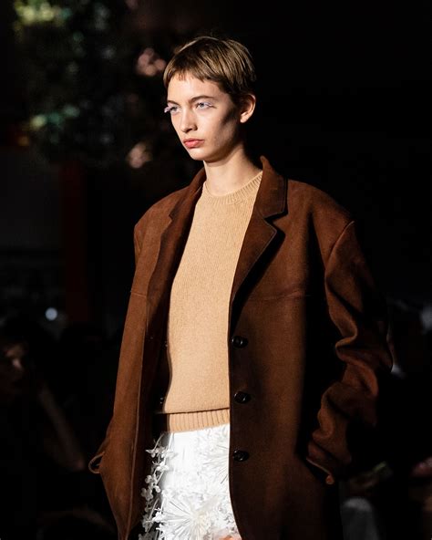 sfilata prada 2023 dove|Prada FW 2023 Womenswear.